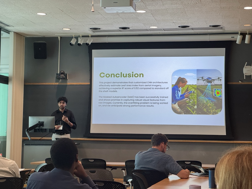 Abubakar presenting the computer vision research conclusion